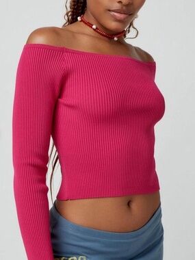 NWT Urban Outfitters Silence + Noise Womens Off The Shoulder Knit Sweater Pink S